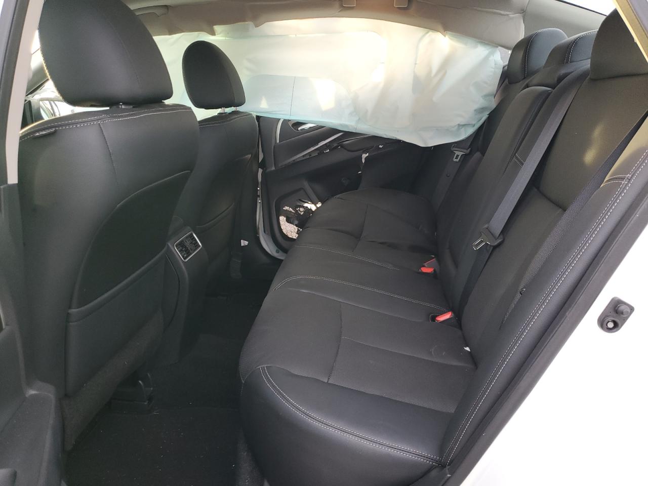 2017 Nissan Altima - Image 10