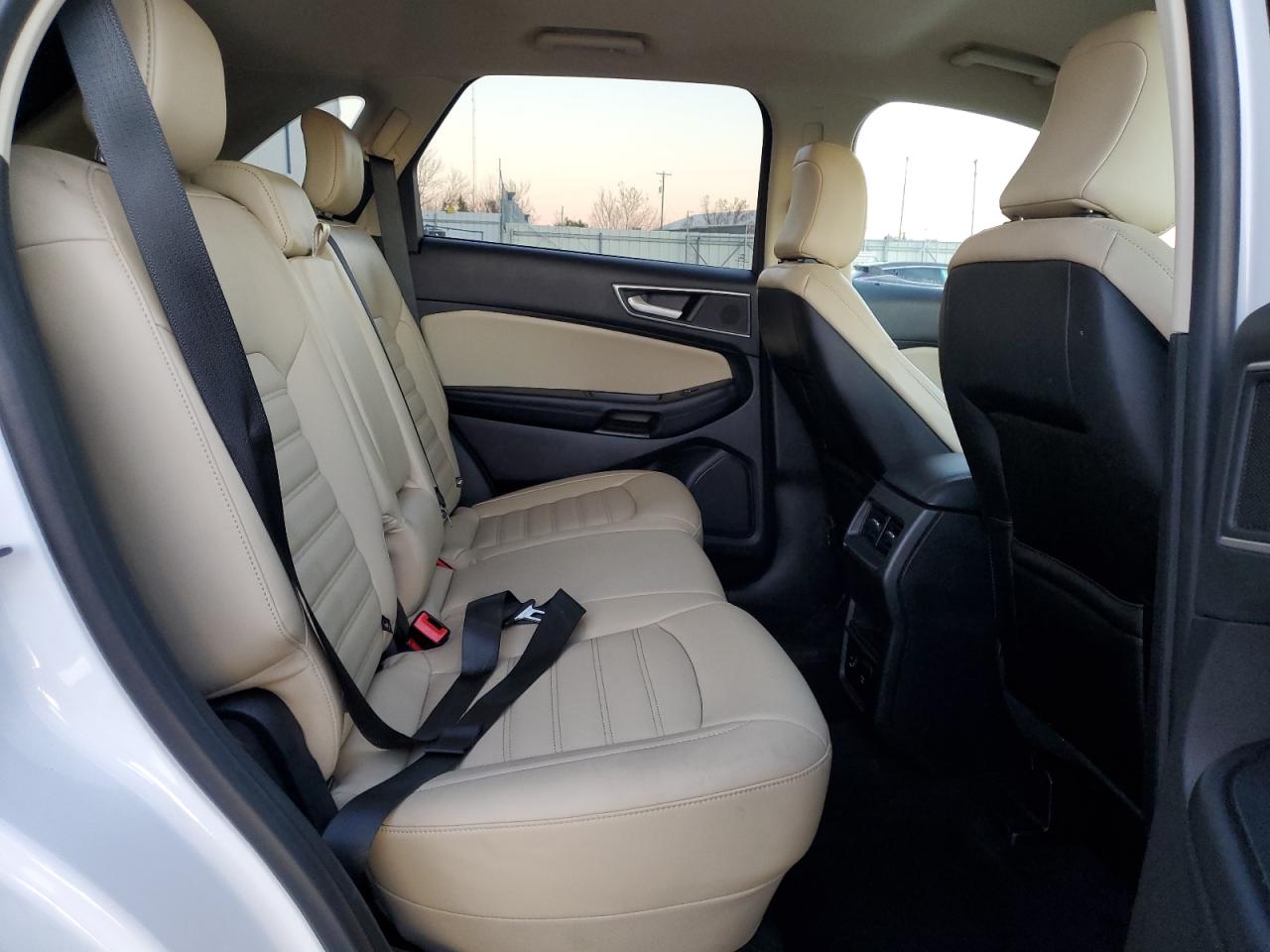 2022 Ford Edge - Image 11