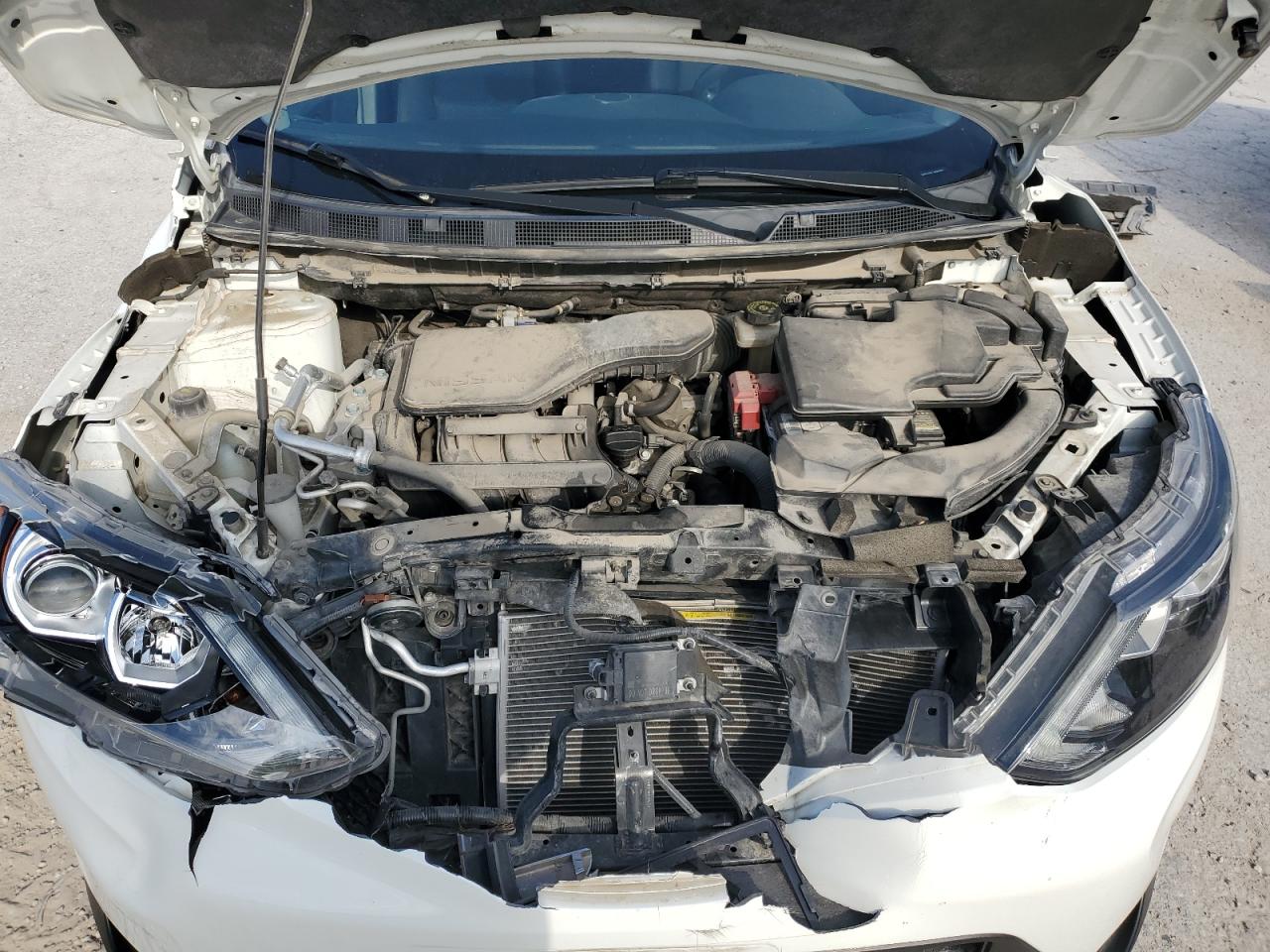 2018 Nissan Rogue - Image 12