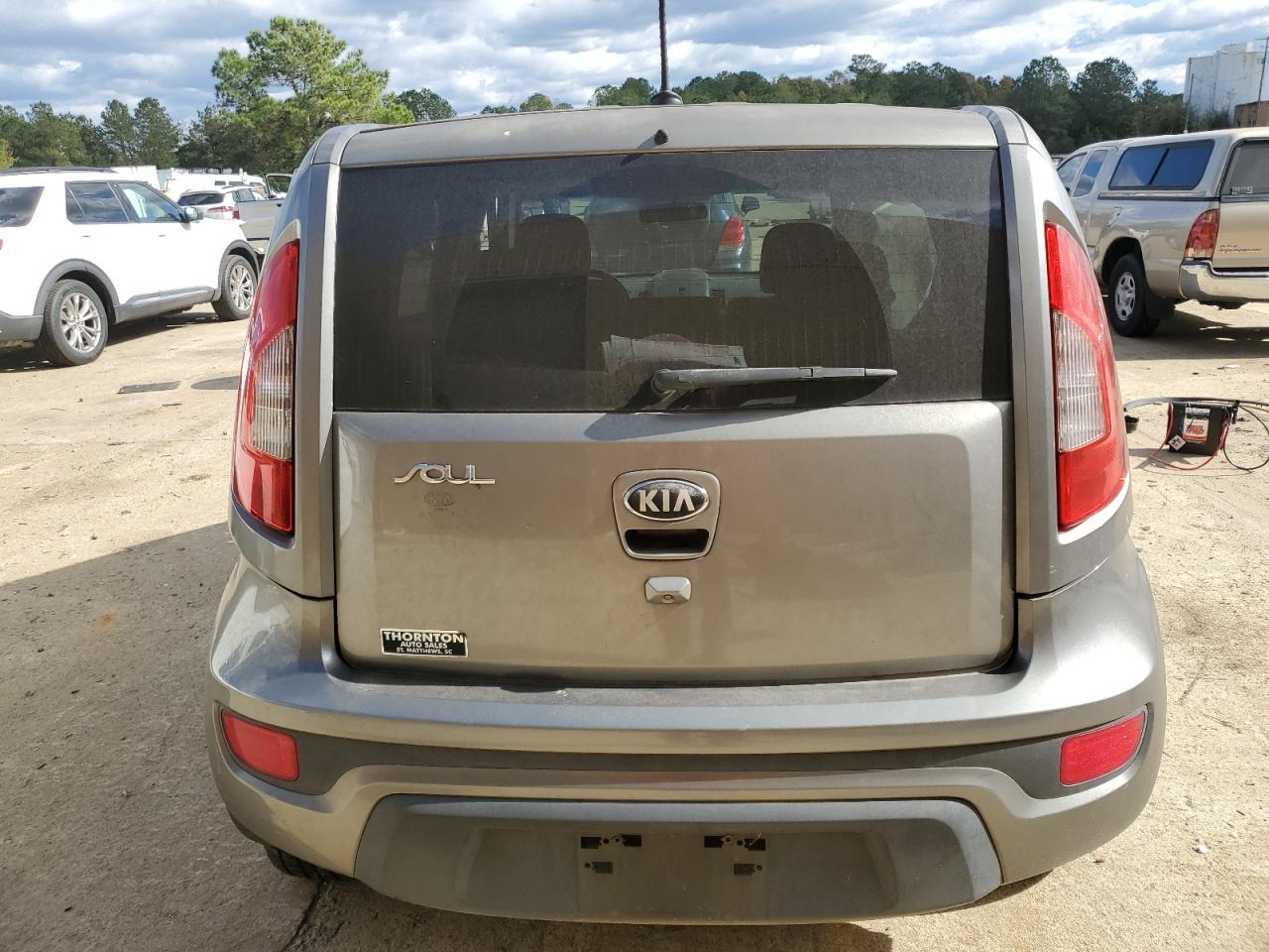 VIN KNDJT2A69D7585636 2013 KIA SOUL no.6