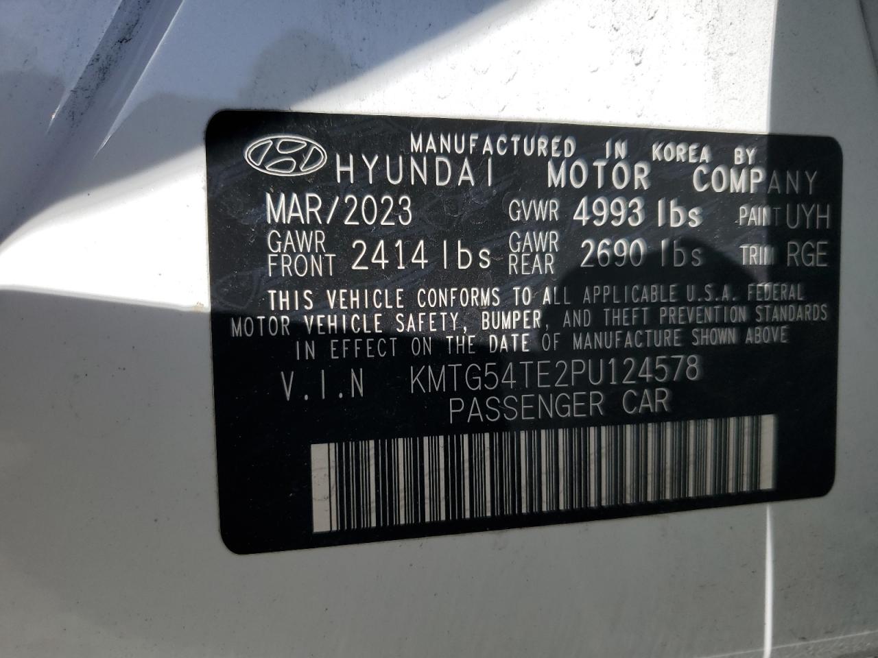 2023 Genesis G70 - Image 12