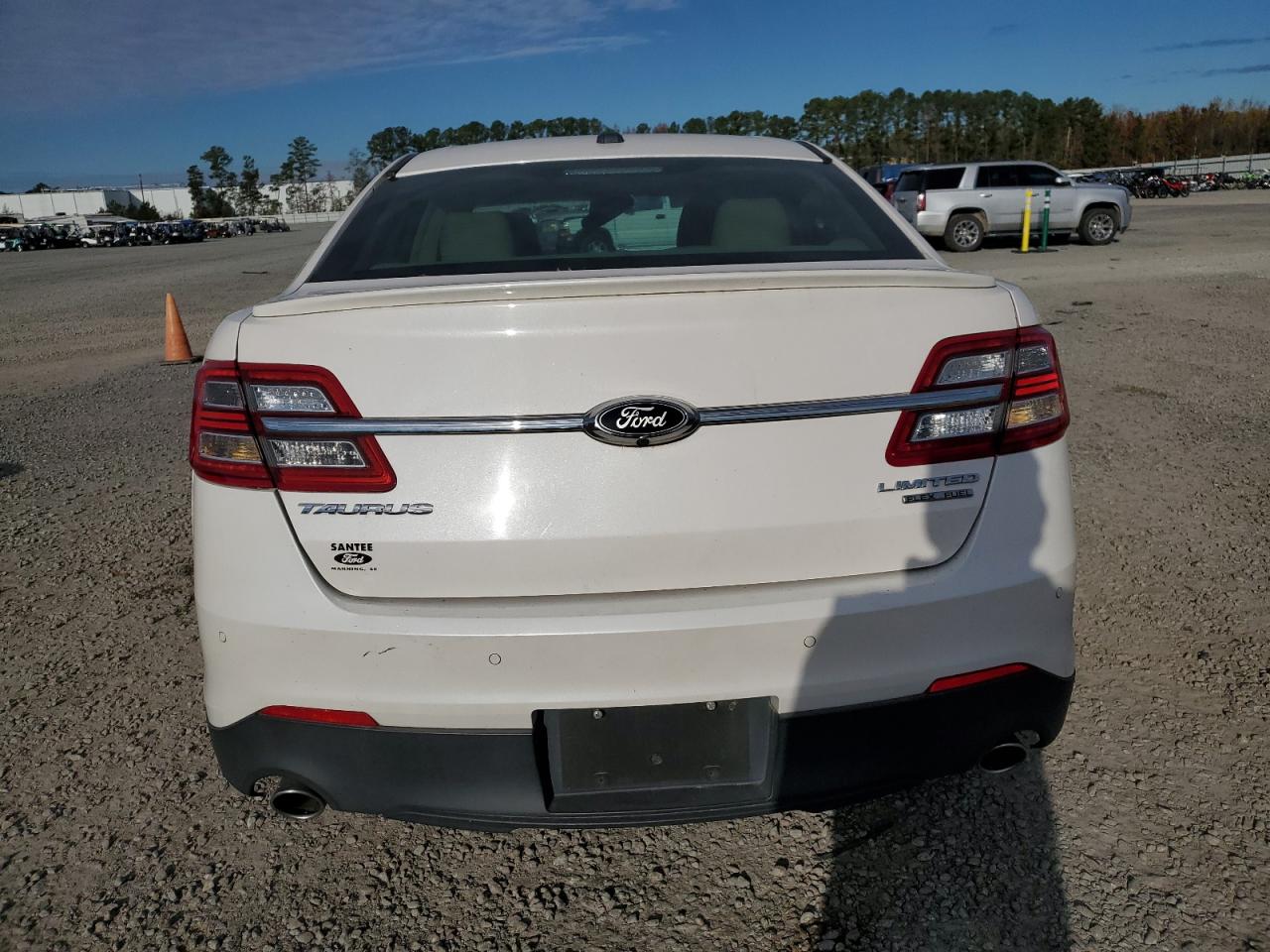 2016 Ford Taurus Limited VIN: 1FAHP2F8XGG137610 Lot: 81343604