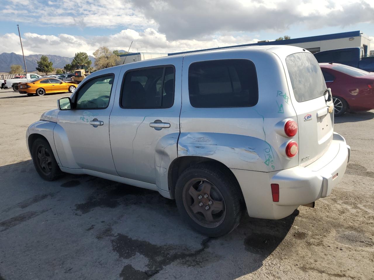 2010 Chevrolet HHR - Image 2