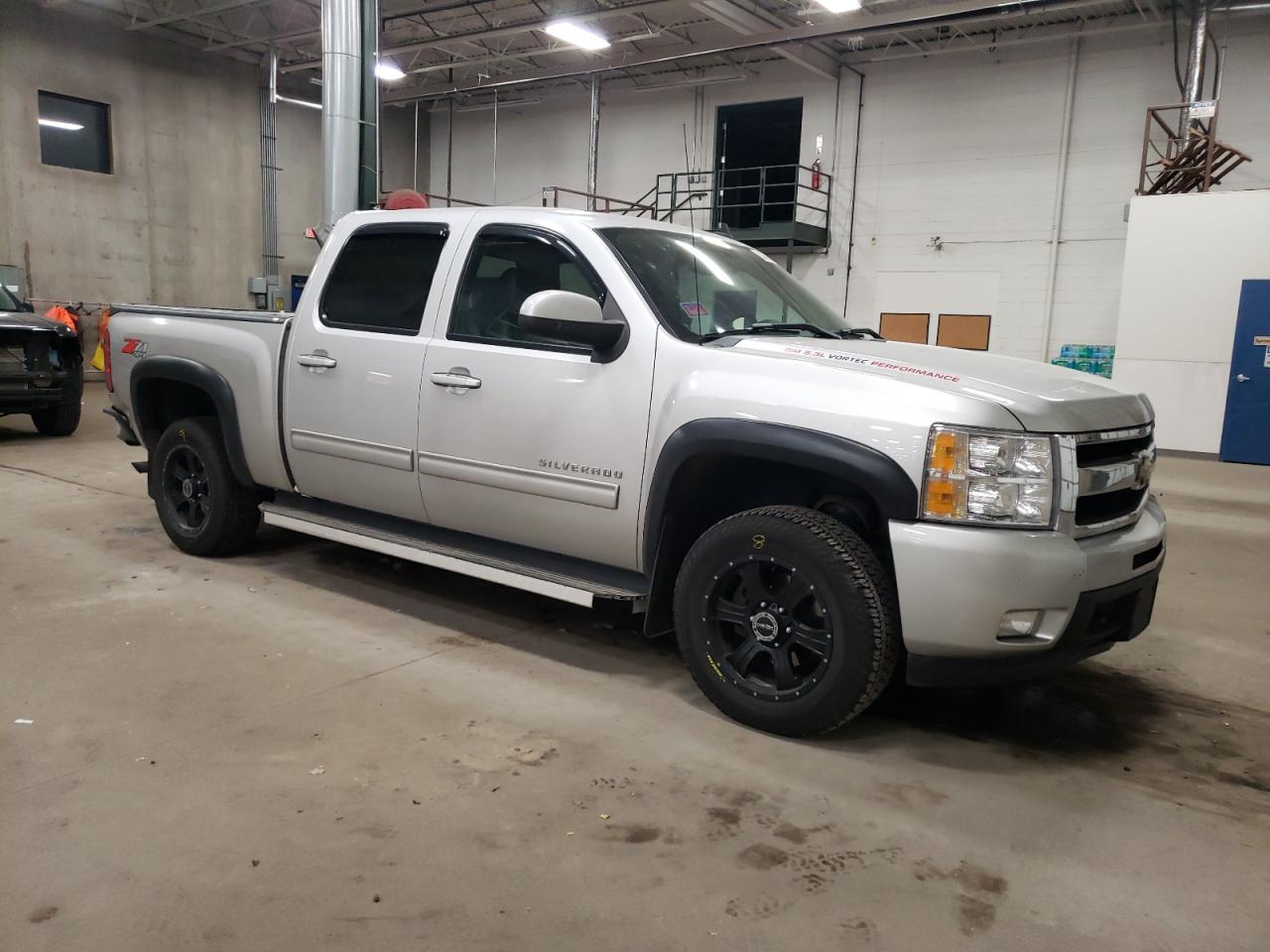 2010 Chevrolet Silverado - Image 4