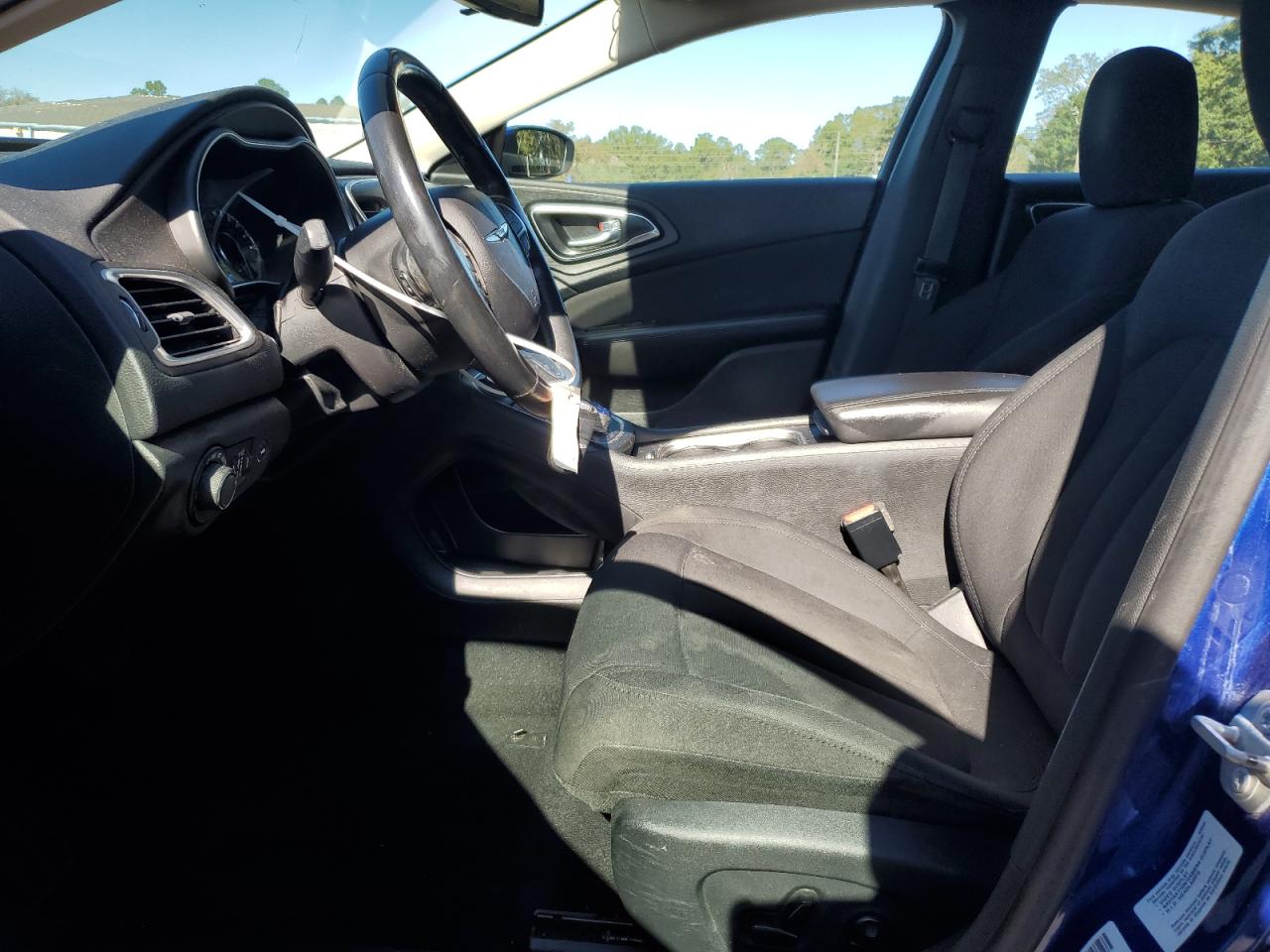 2016 Chrysler 200 - Image 7