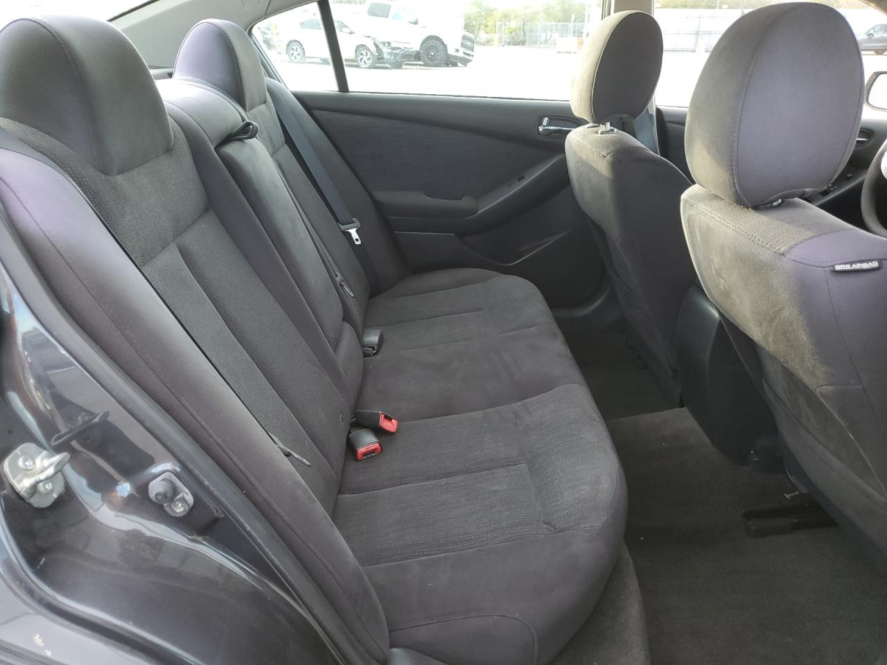 2012 Nissan Altima - Image 10