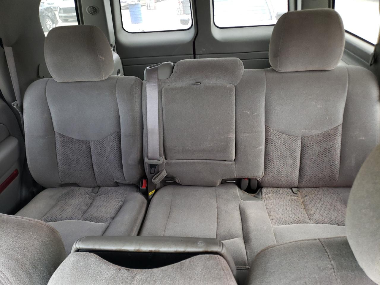 2004 Chevrolet Tahoe - Image 10