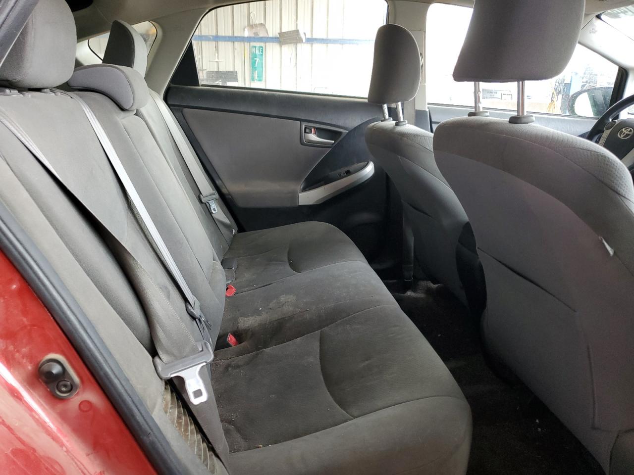 2012 Toyota Prius - Image 10