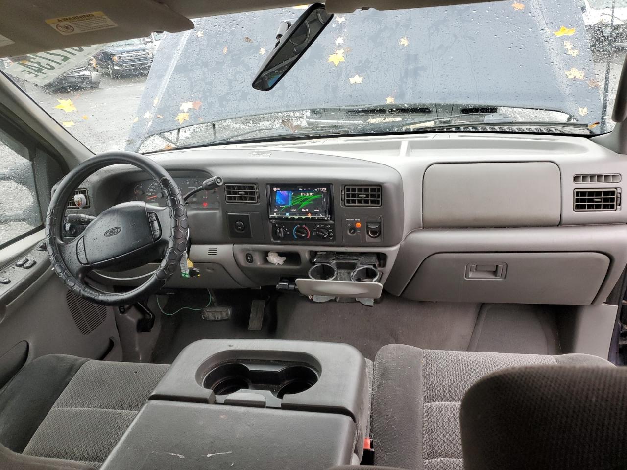 2002 Ford F250 - Image 8
