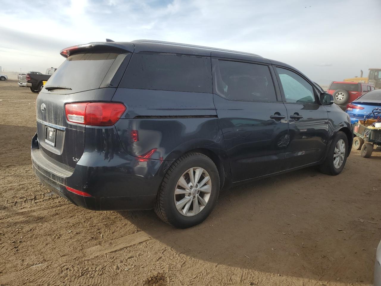 2016 Kia Sedona - Image 3