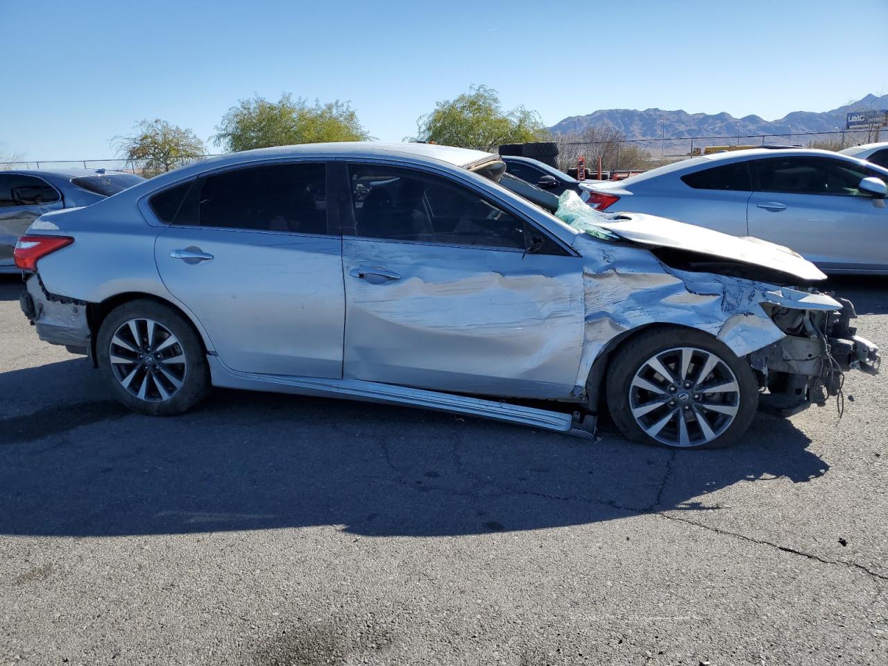 2017 Nissan Altima - Image 4