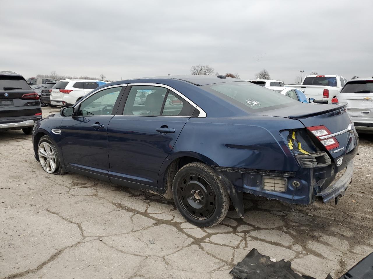 2016 Ford Taurus - Image 2