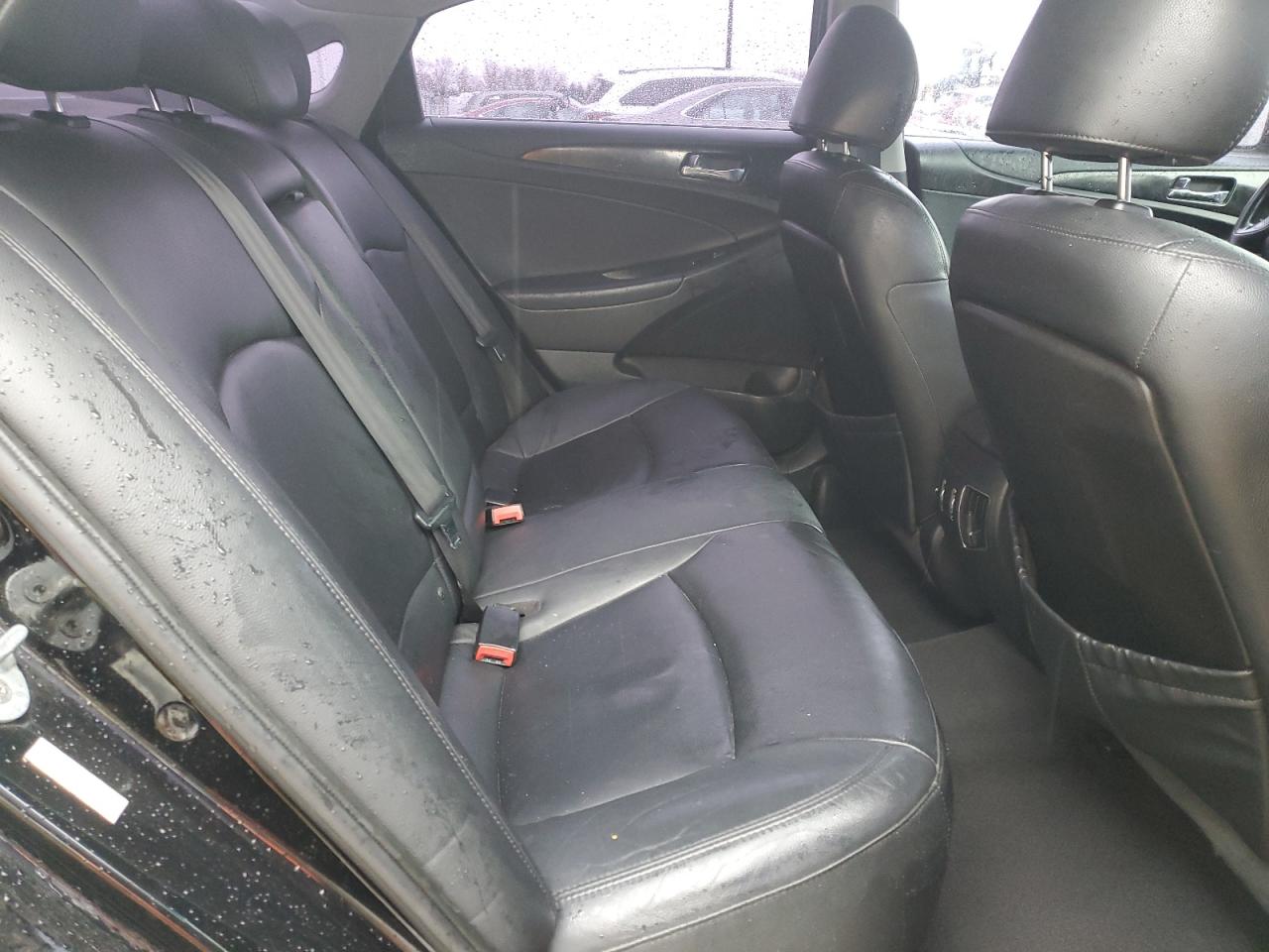 2011 Hyundai Sonata - Image 10
