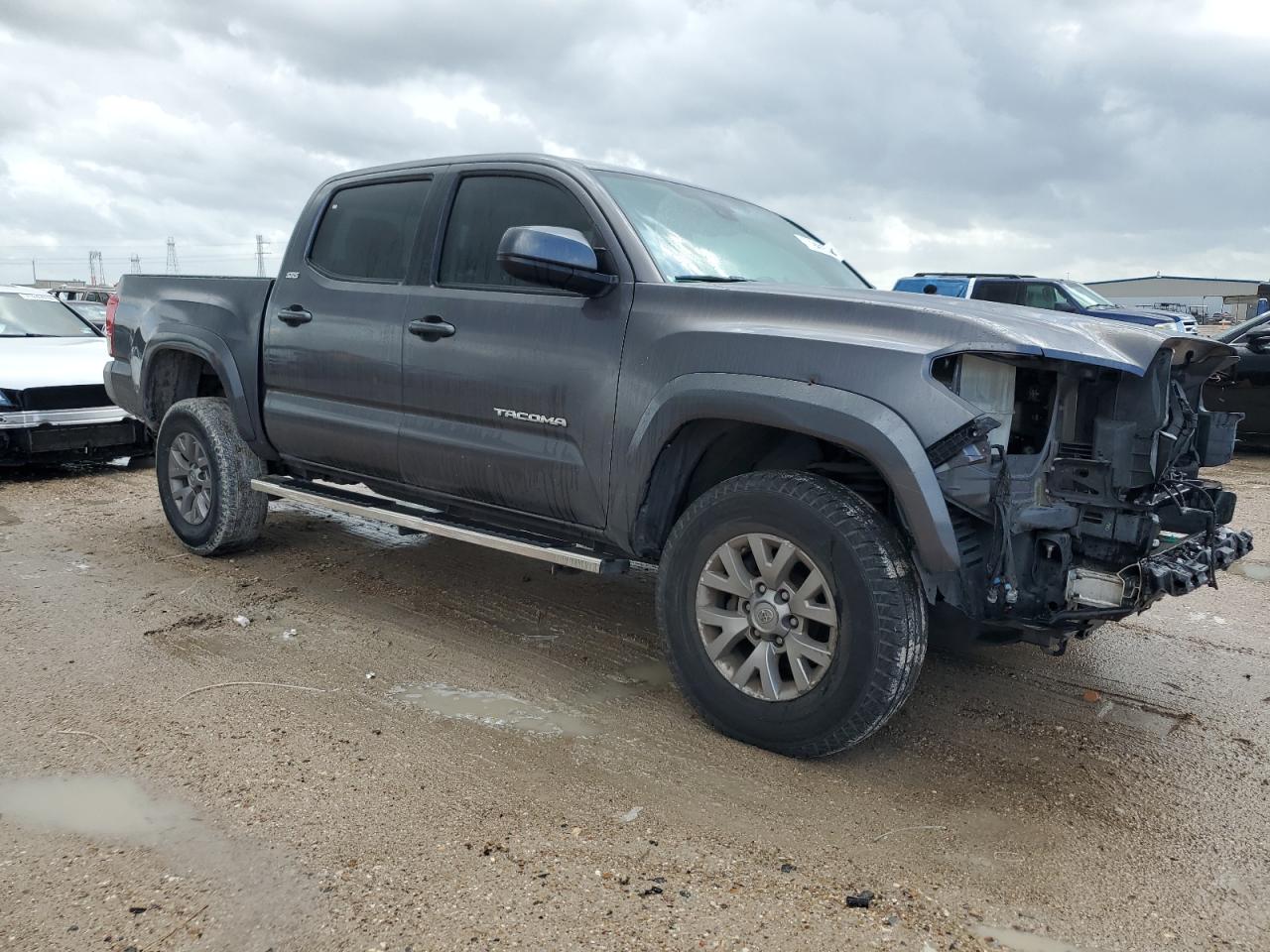 VIN 5TFAZ5CN8JX068327 2018 TOYOTA TACOMA no.4