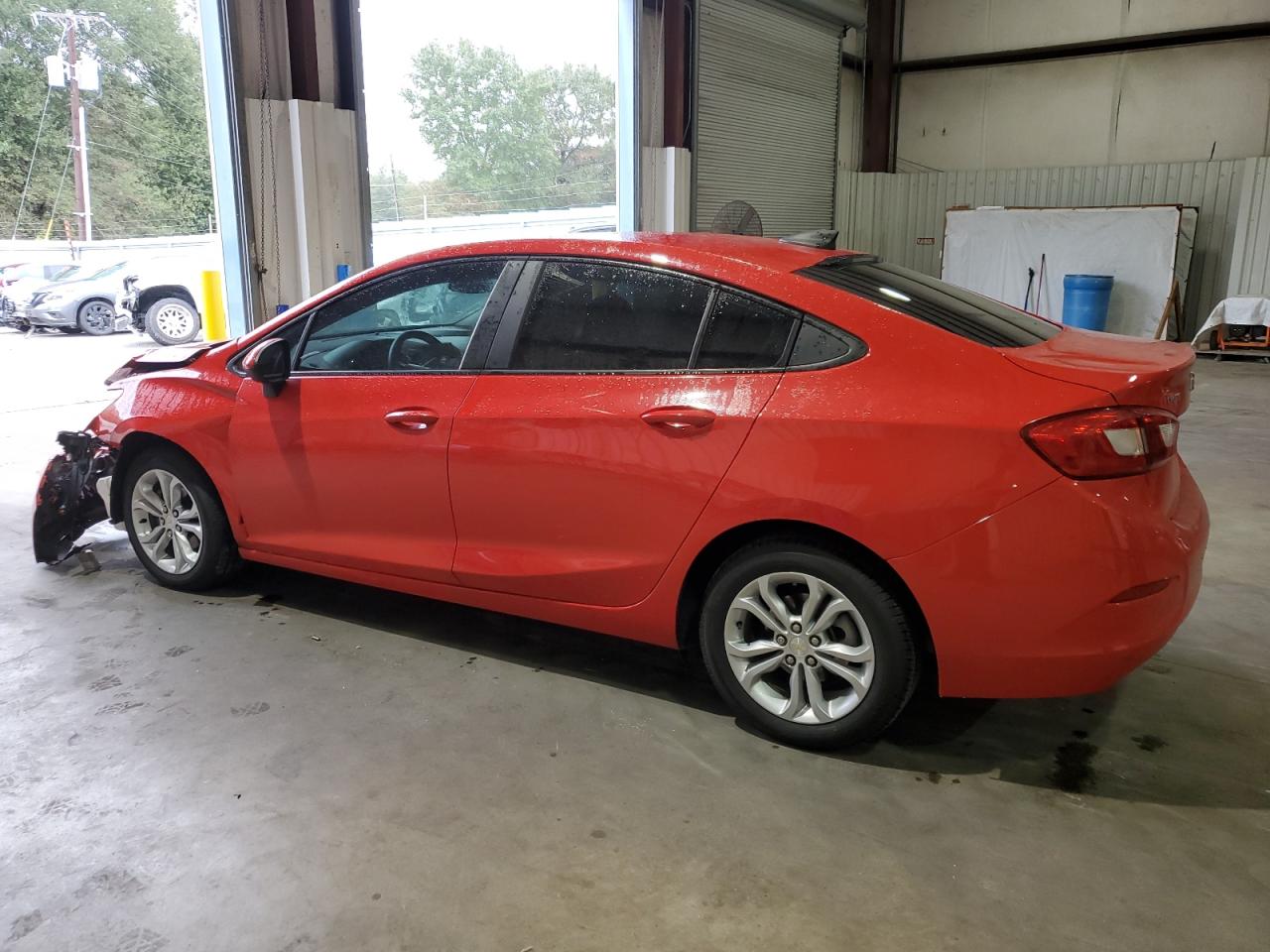 2019 Chevrolet Cruze - Image 2