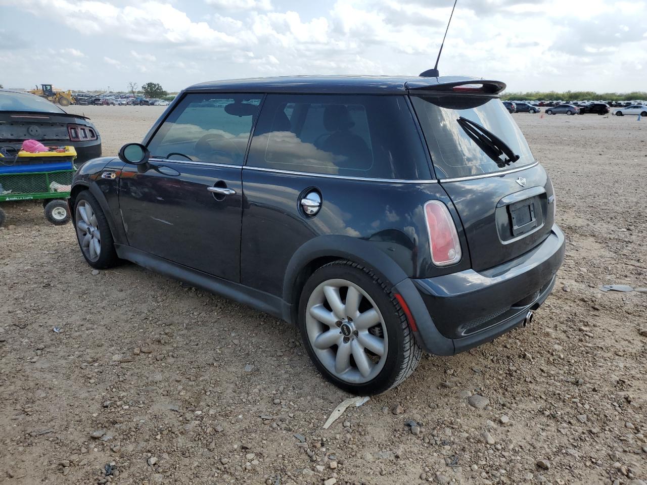2006 MINI Cooper - Image 2