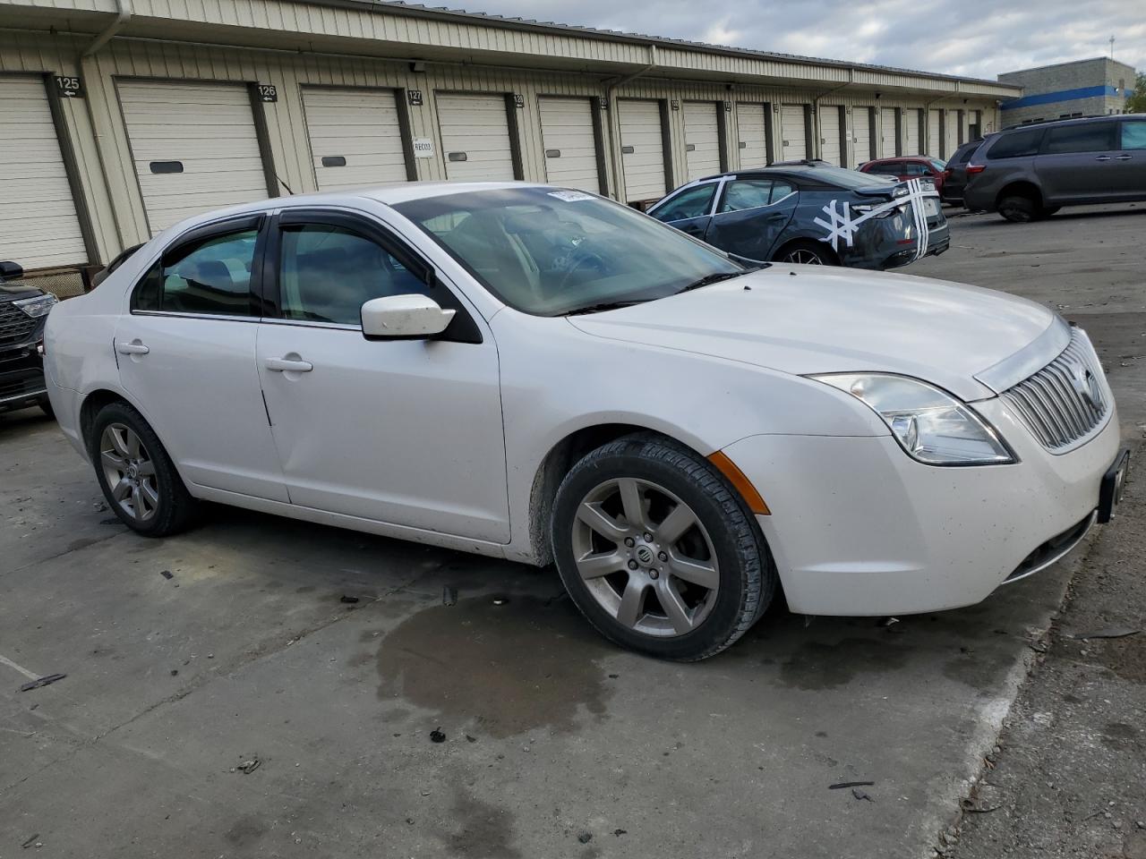 2010 Mercury Milan - Image 4