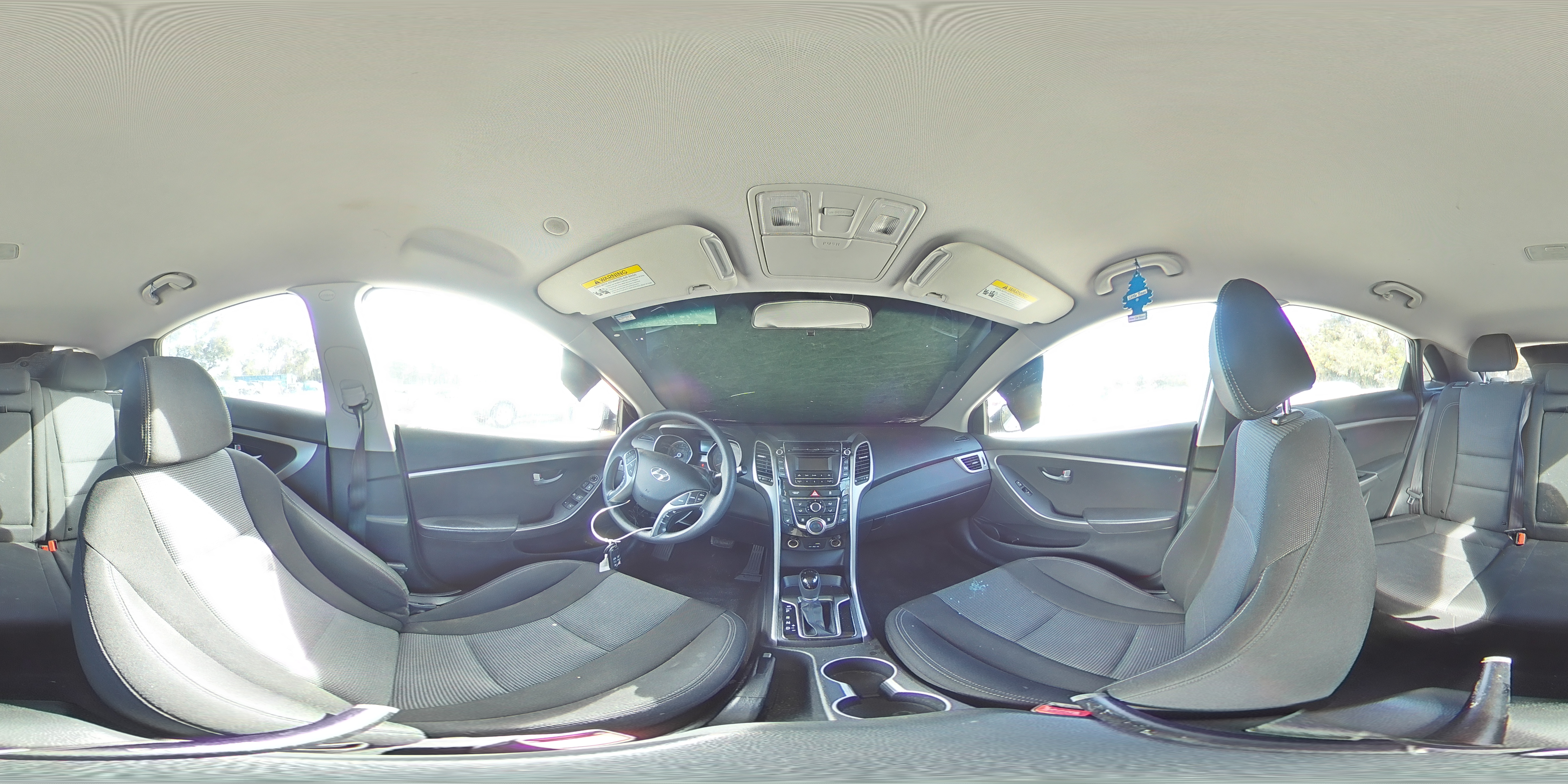 2016 Hyundai Elantra - Image 13