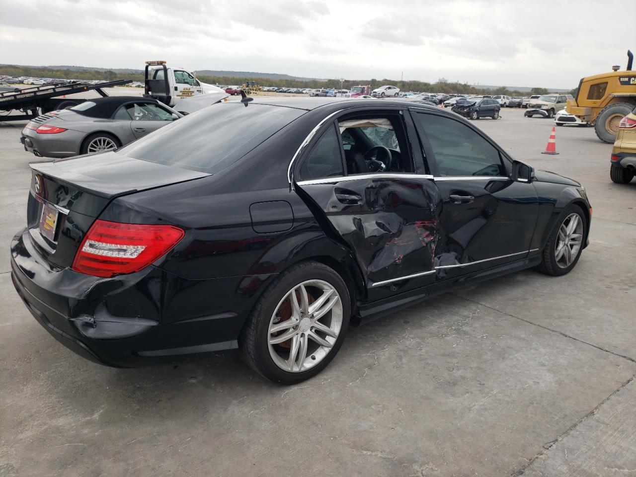 VIN WDDGF4HB5DR261299 2013 MERCEDES-BENZ C-CLASS no.3