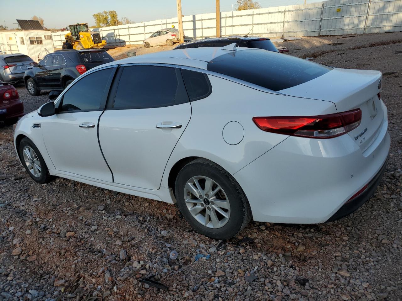 5XXGT4L38JG201714 2018 KIA OPTIMA - Image 2