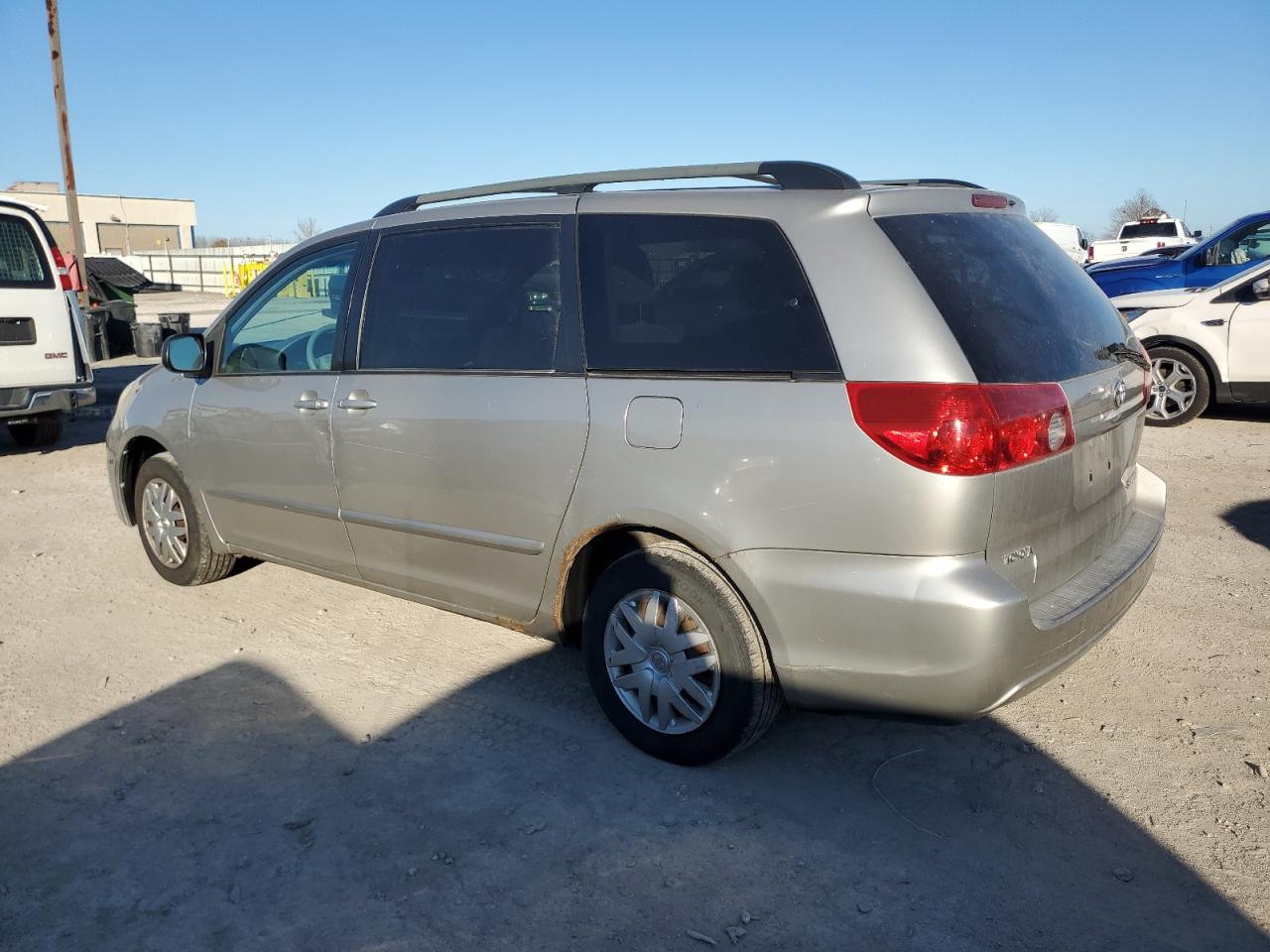 2006 Toyota Sienna - Image 2
