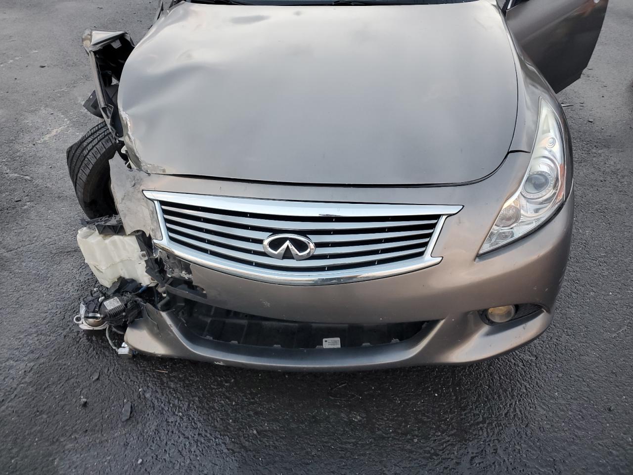 2012 Infiniti G - Image 12