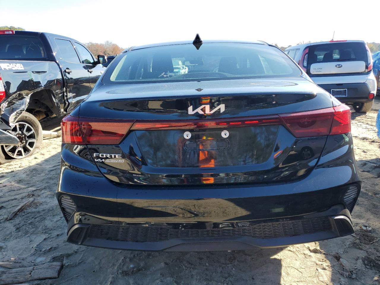 2023 Kia Forte - Image 6