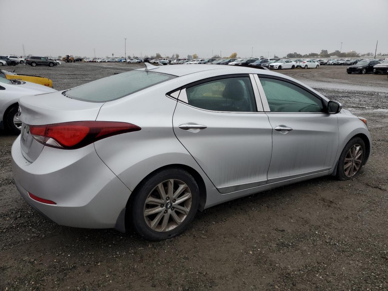 2015 Hyundai Elantra - Image 3