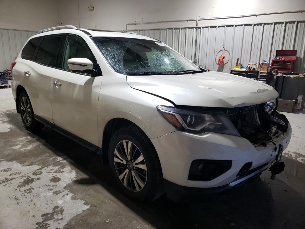 2017 Nissan Pathfinder - Image 4