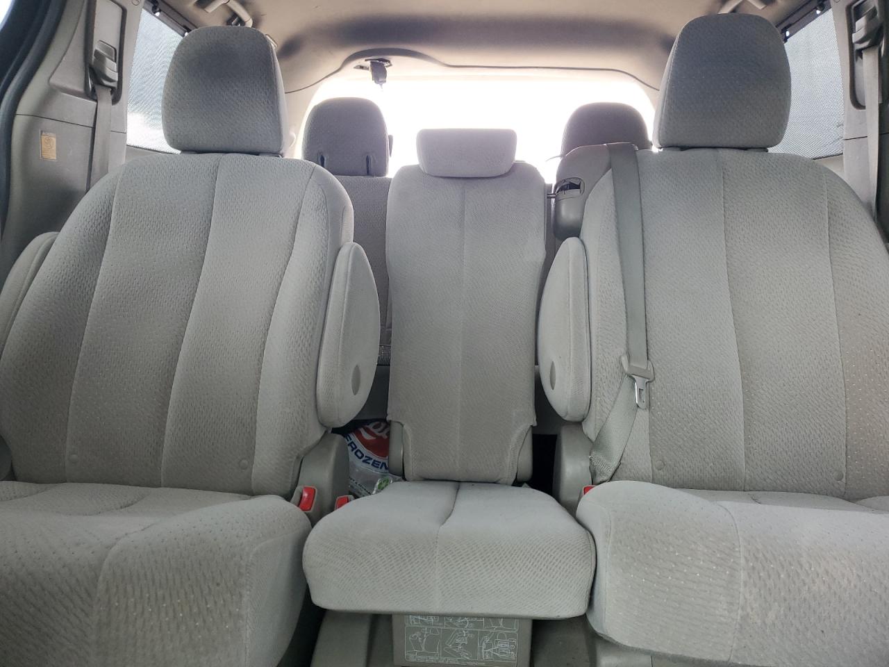 2013 Toyota Sienna - Image 10