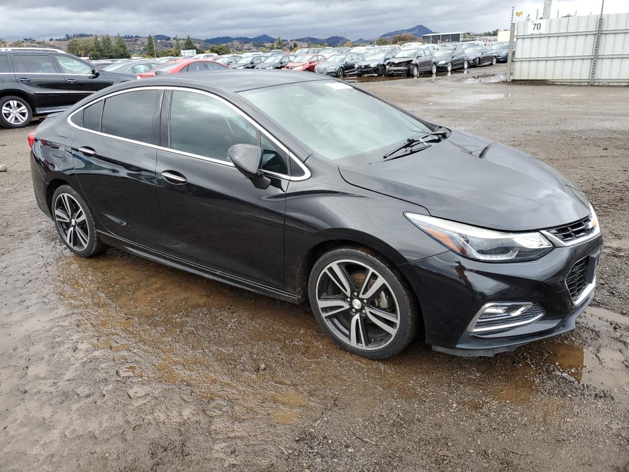 2018 Chevrolet Cruze - Image 4
