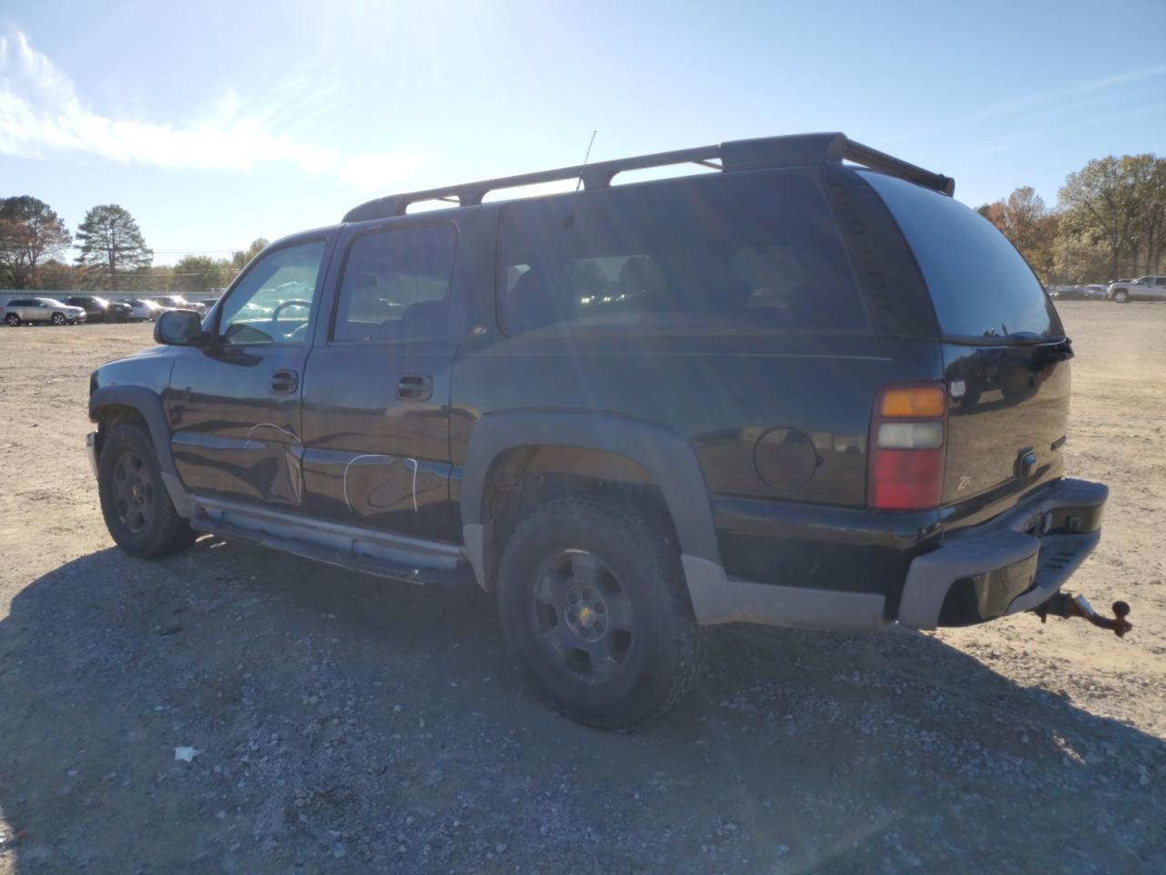 2001 Chevrolet Suburban - Image 2