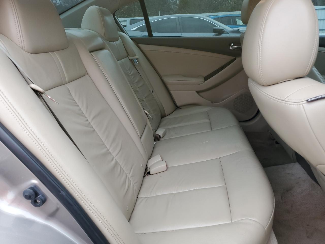 2012 Nissan Altima - Image 10