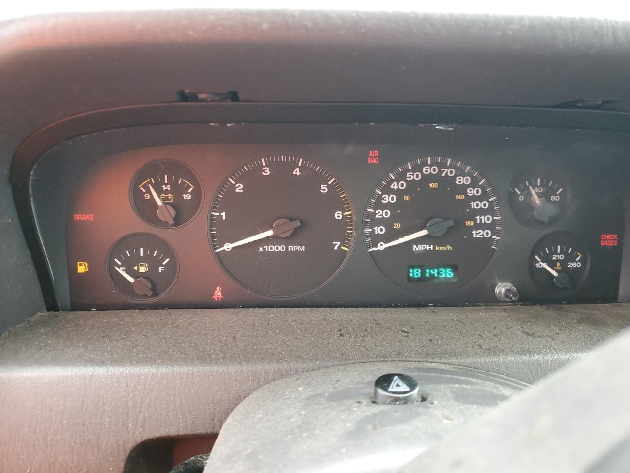 1999 Jeep Grand Cherokee - Image 9