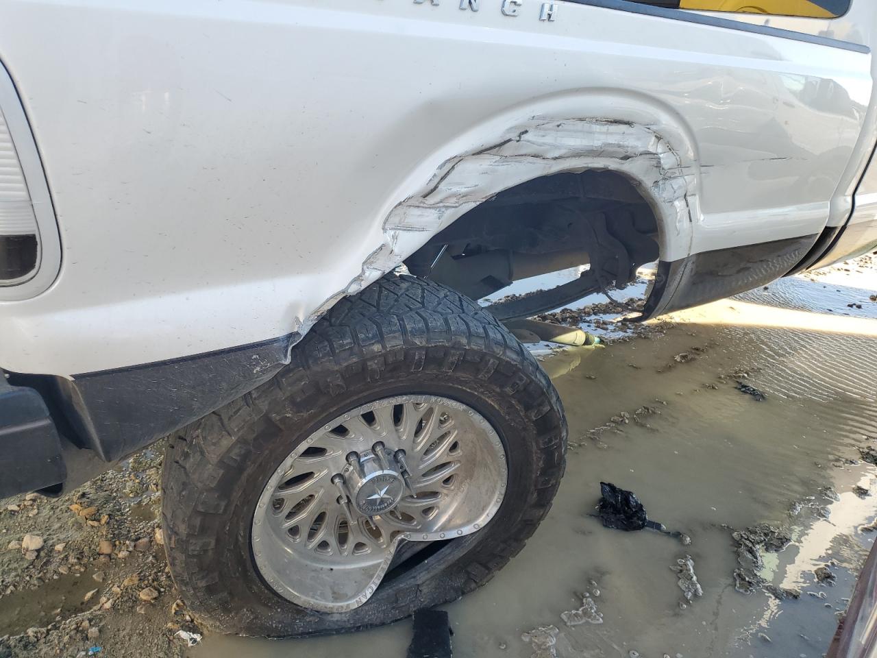 2016 Ford F350 - Image 9