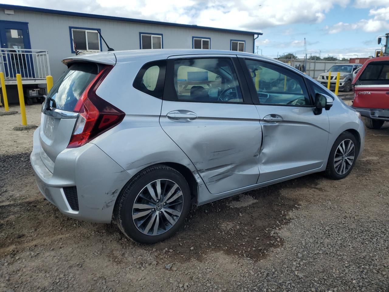 VIN 3HGGK5H81FM778623 2015 HONDA FIT no.3