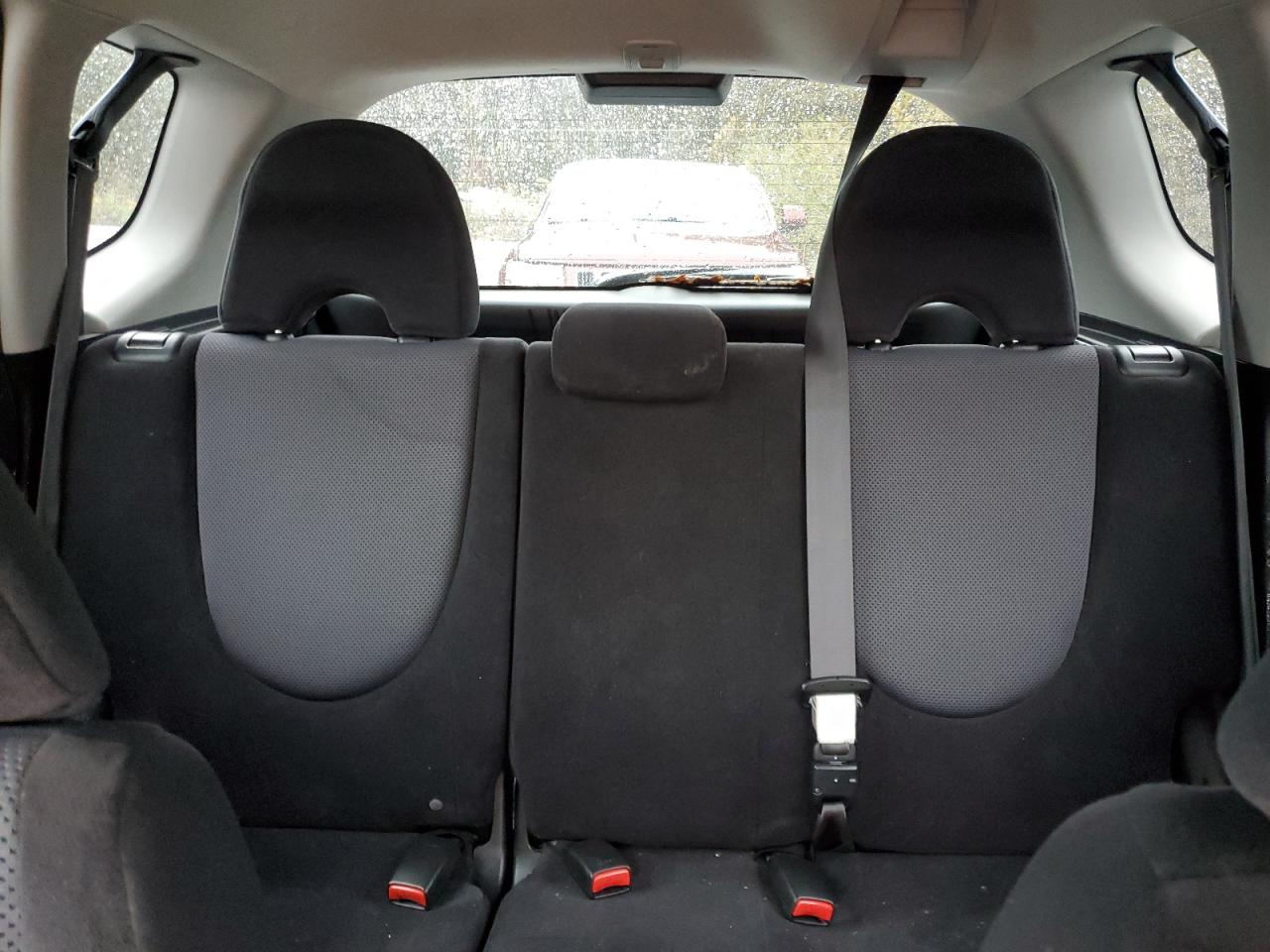 2007 Honda Fit - Image 10