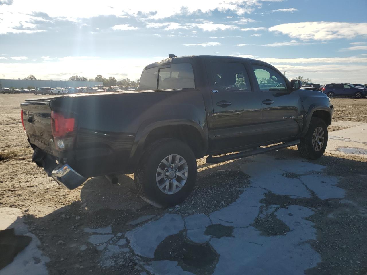 VIN 3TMAZ5CN8JM063845 2018 TOYOTA TACOMA no.3