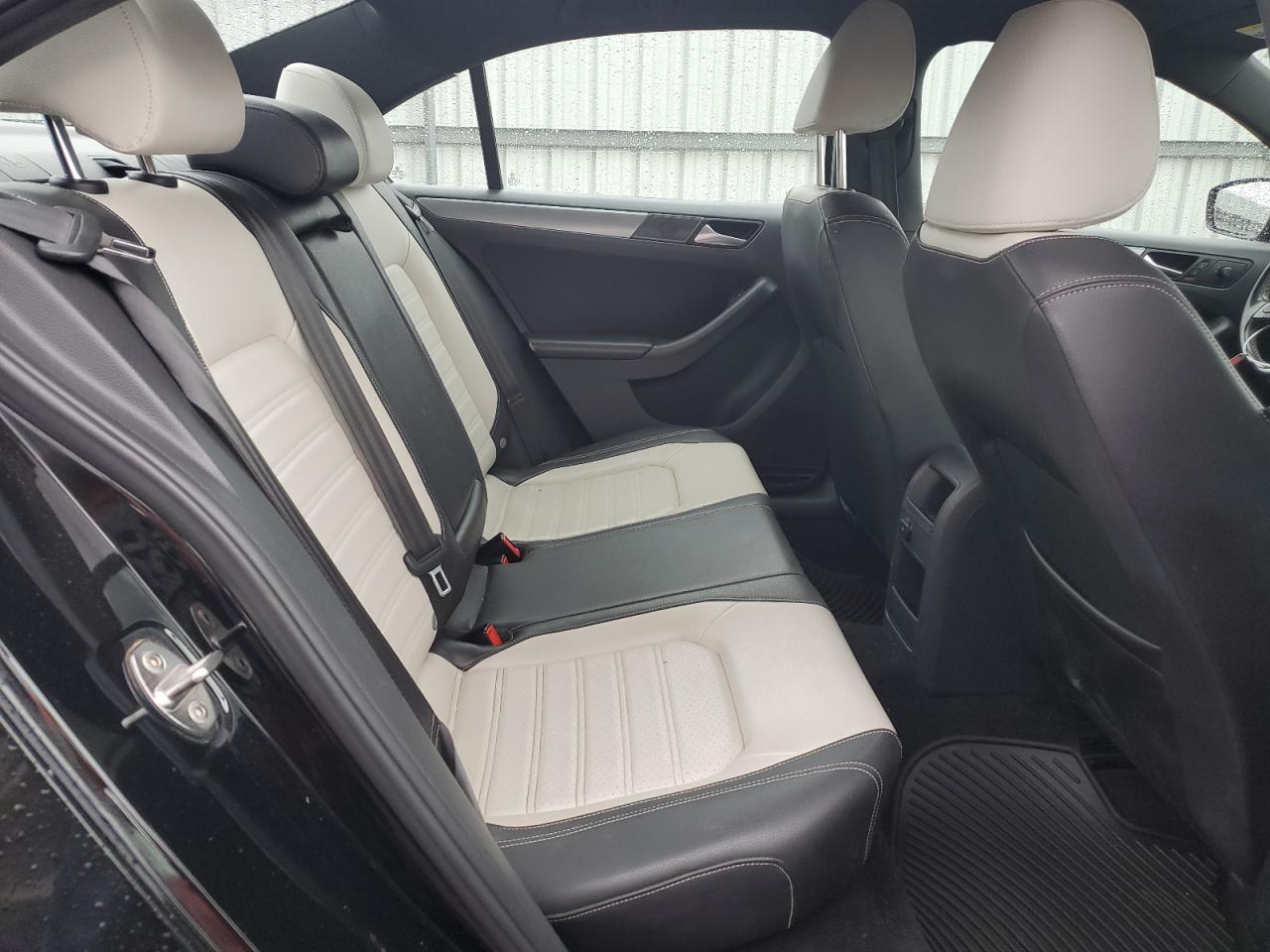 2016 Volkswagen Jetta - Image 10