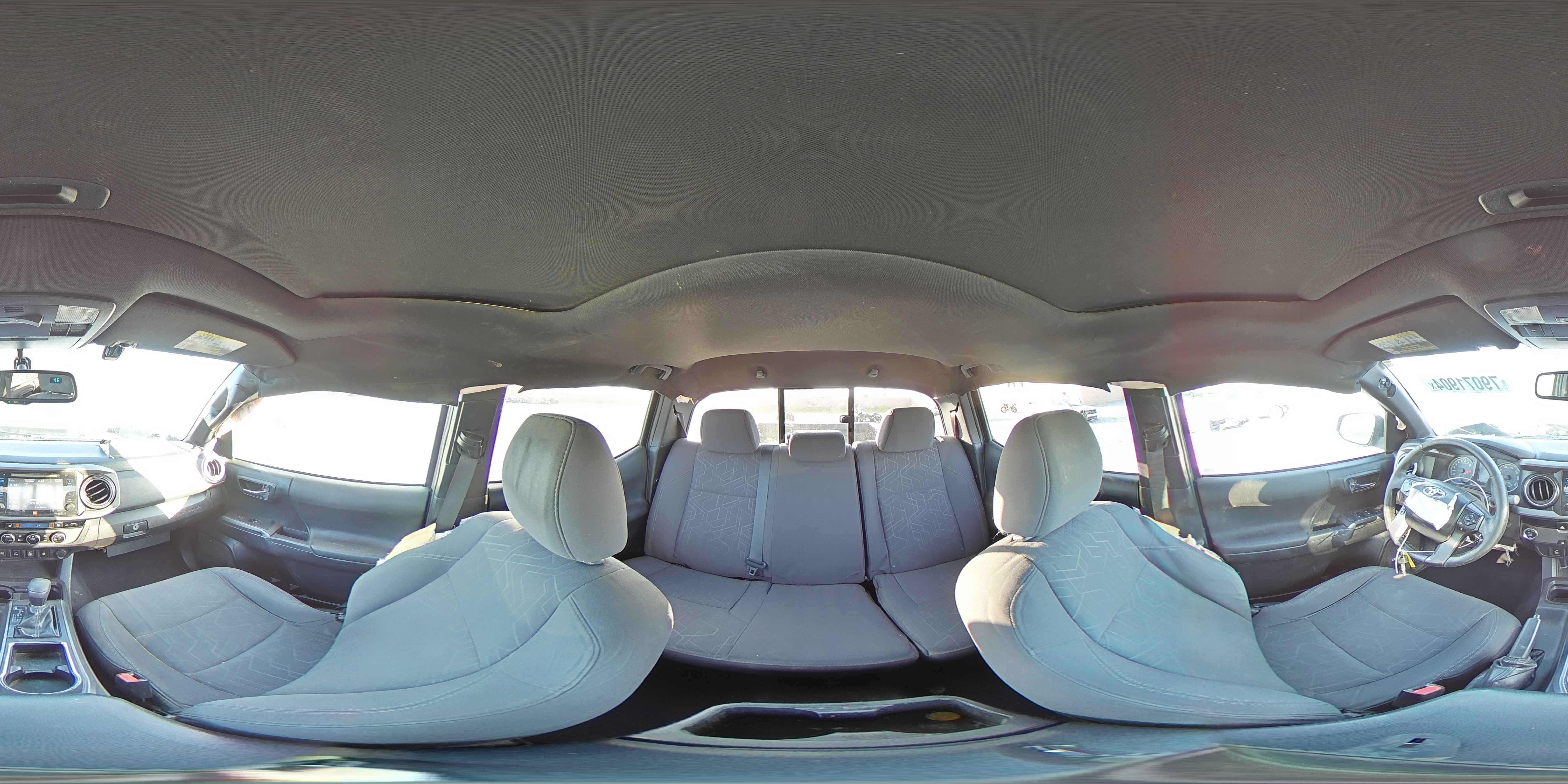 2016 Toyota Tacoma - Image 13
