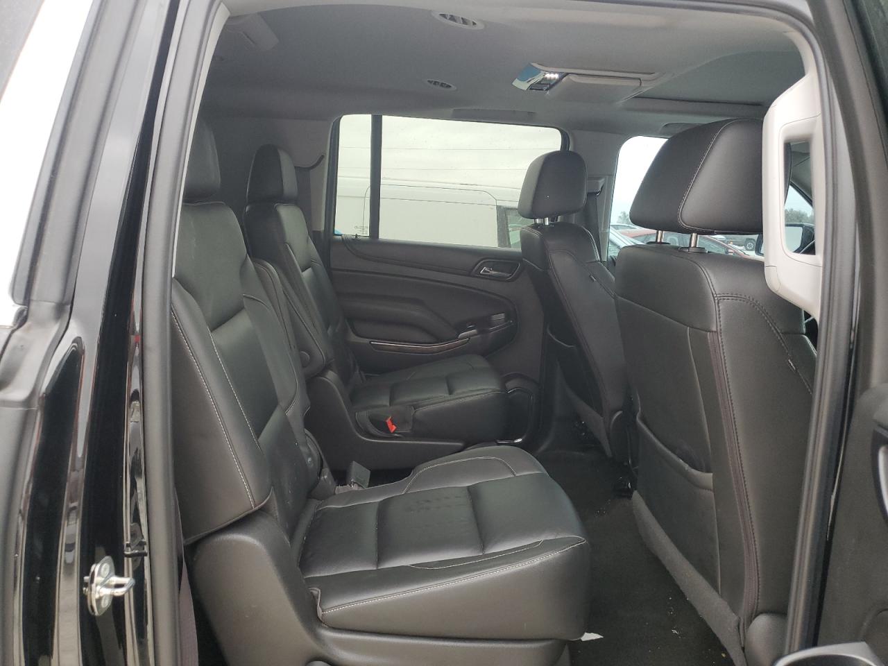 2017 Chevrolet Suburban - Image 11
