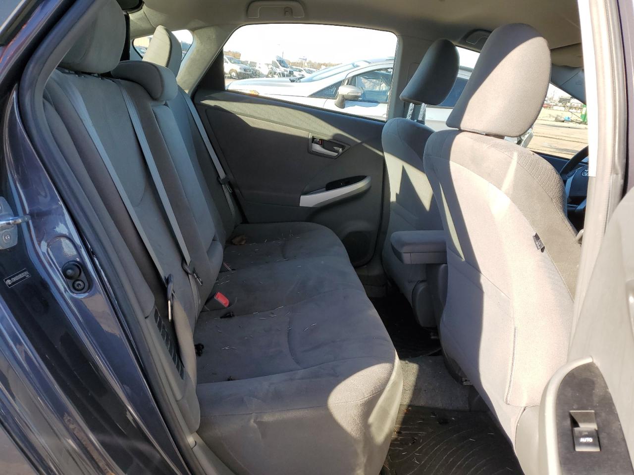 2011 Toyota Prius - Image 10