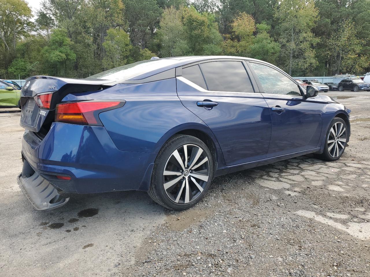 2019 Nissan Altima - Image 3