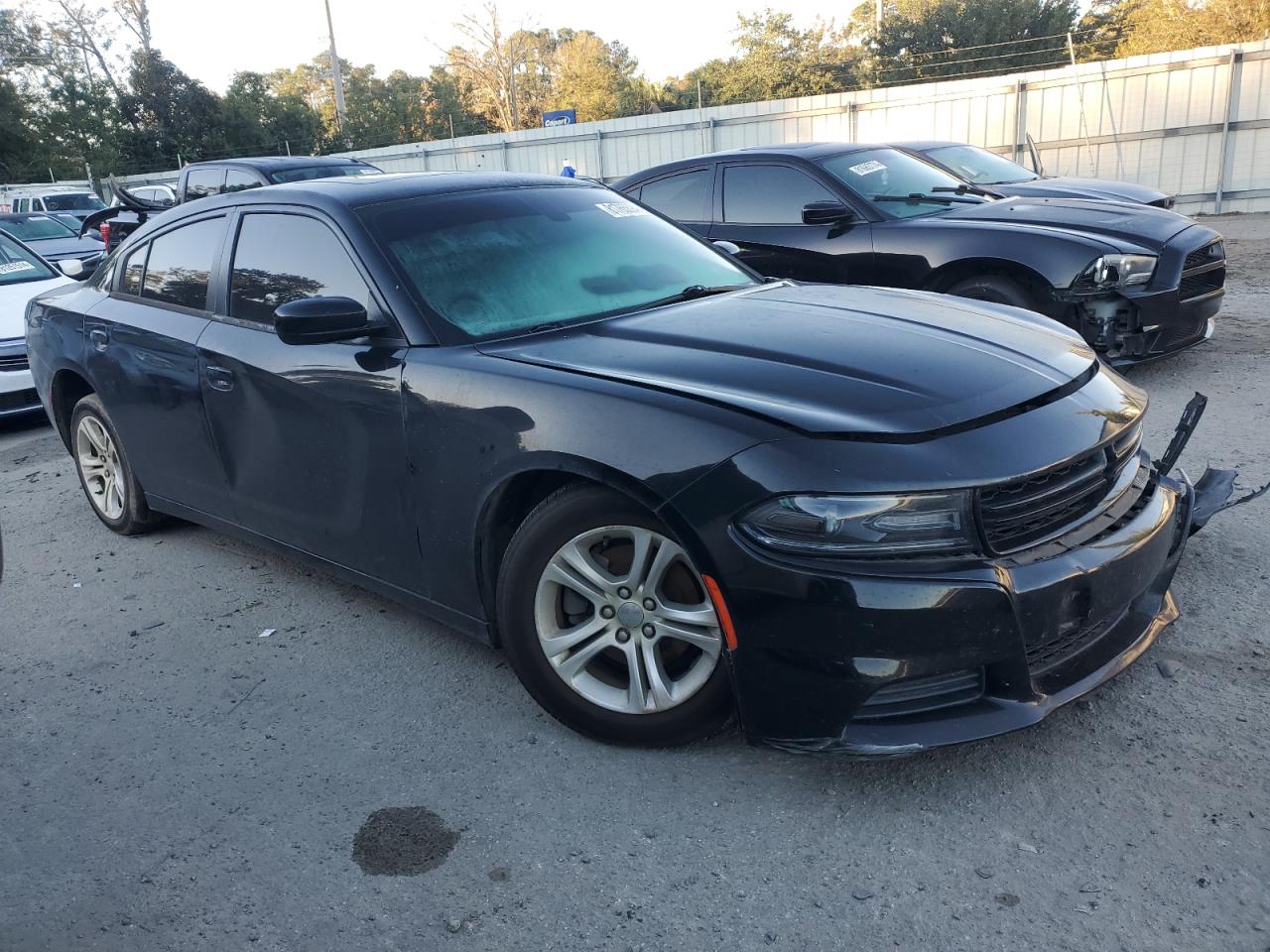 VIN 2C3CDXBG4KH660999 2019 DODGE CHARGER no.4