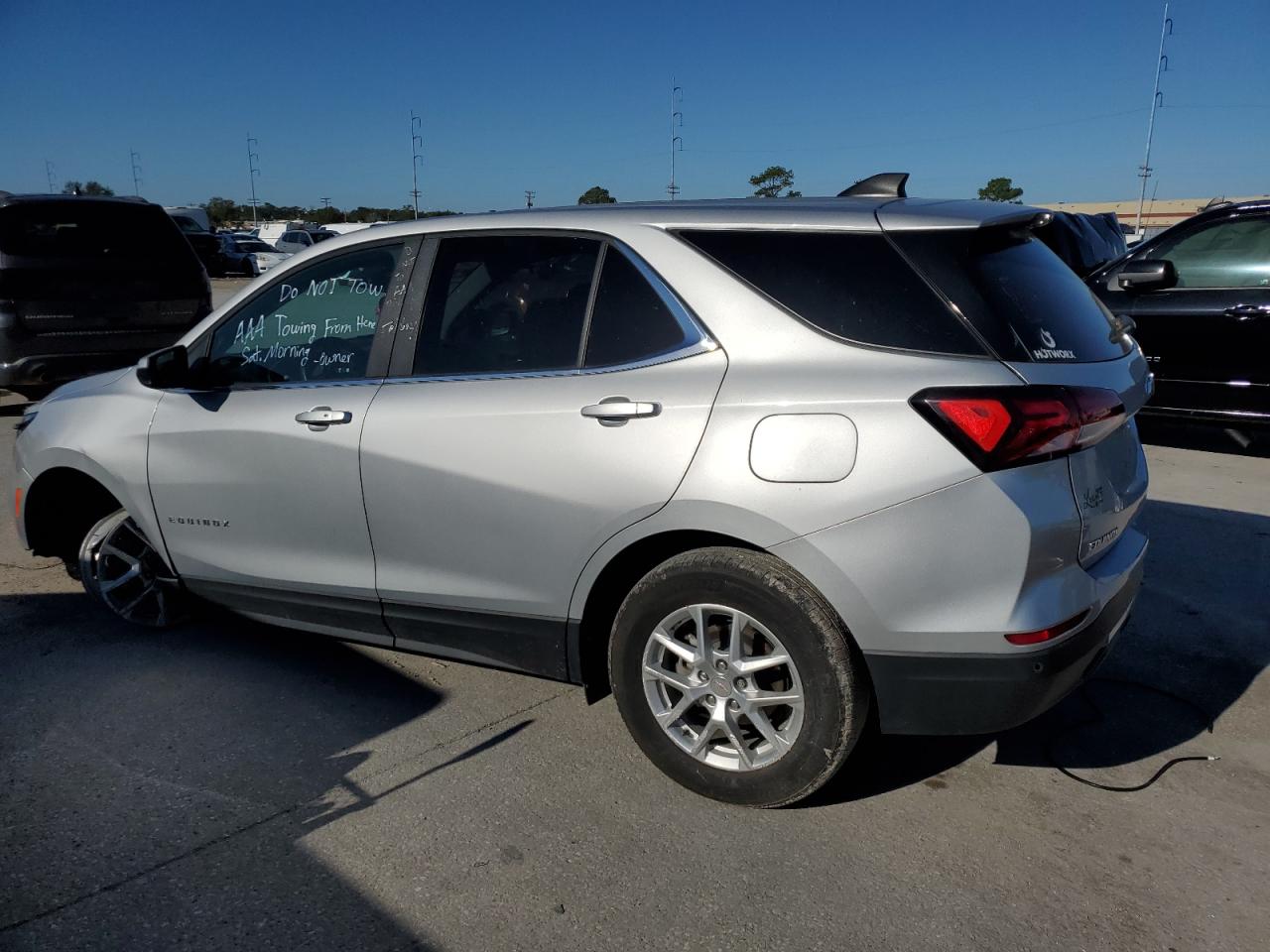 2022 Chevrolet Equinox - Image 2