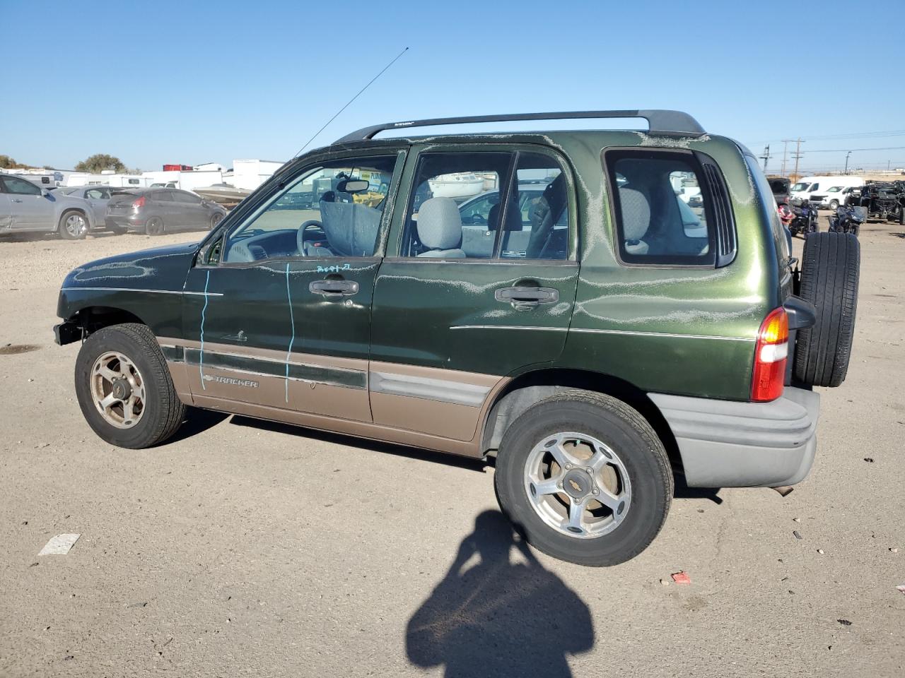 2000 Chevrolet Tracker - Image 2