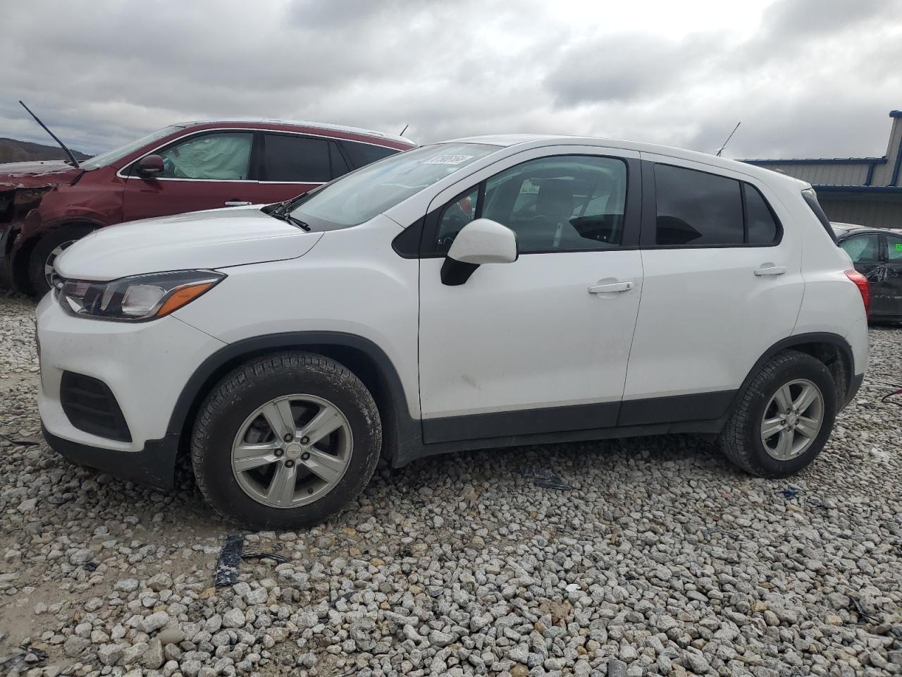 VIN 3GNCJKSB5KL325602 2019 CHEVROLET TRAX no.1