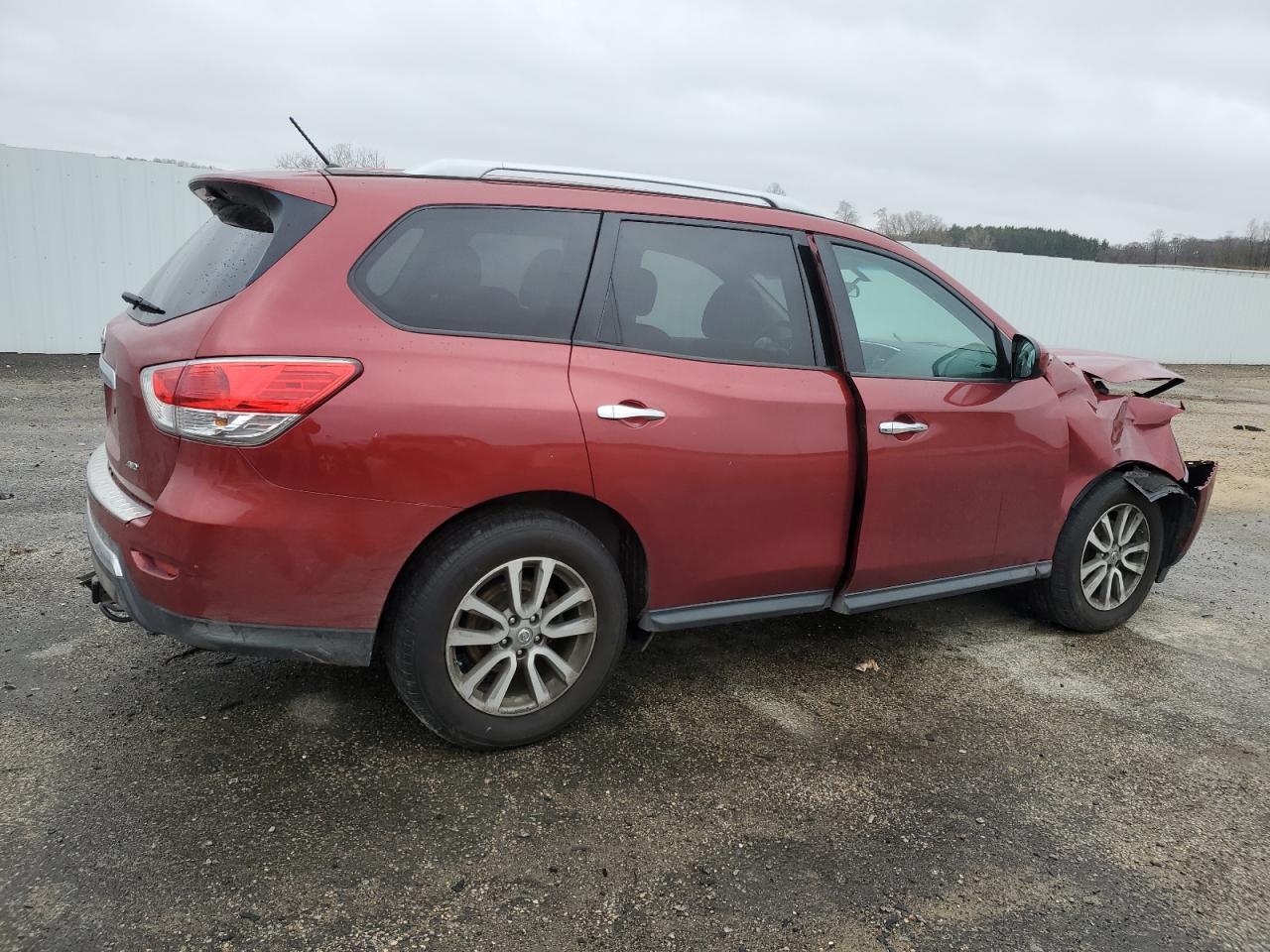 2016 Nissan Pathfinder - Image 3