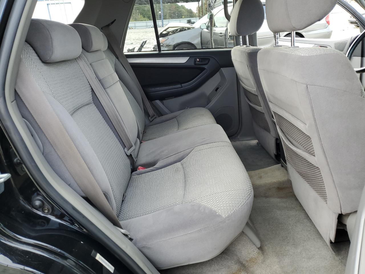 2004 Toyota 4Runner - Image 11