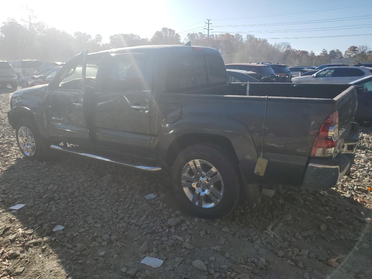 2014 Toyota Tacoma - Image 2